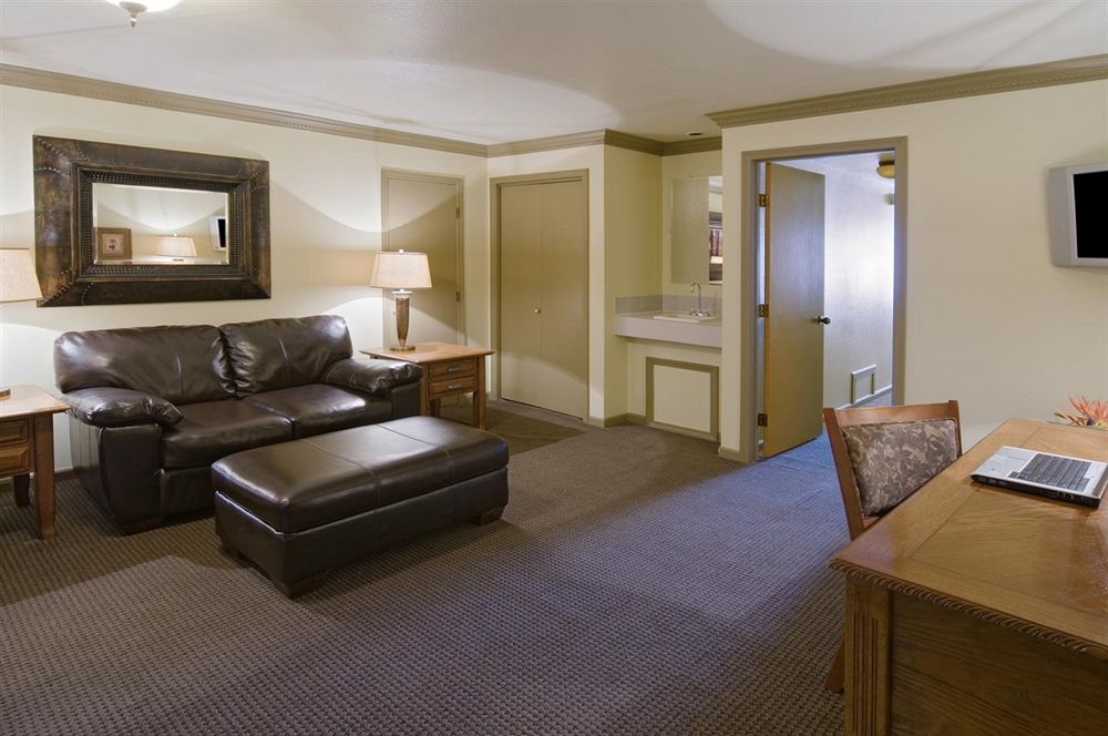 Fort Hays Inn Luaran gambar